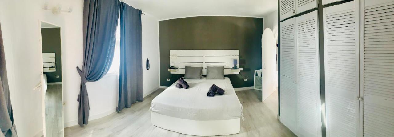 Azzurro House