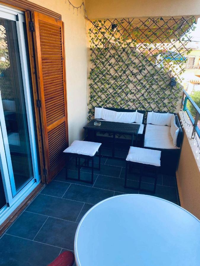 Perfect For Exploring Local Areas And Apartment