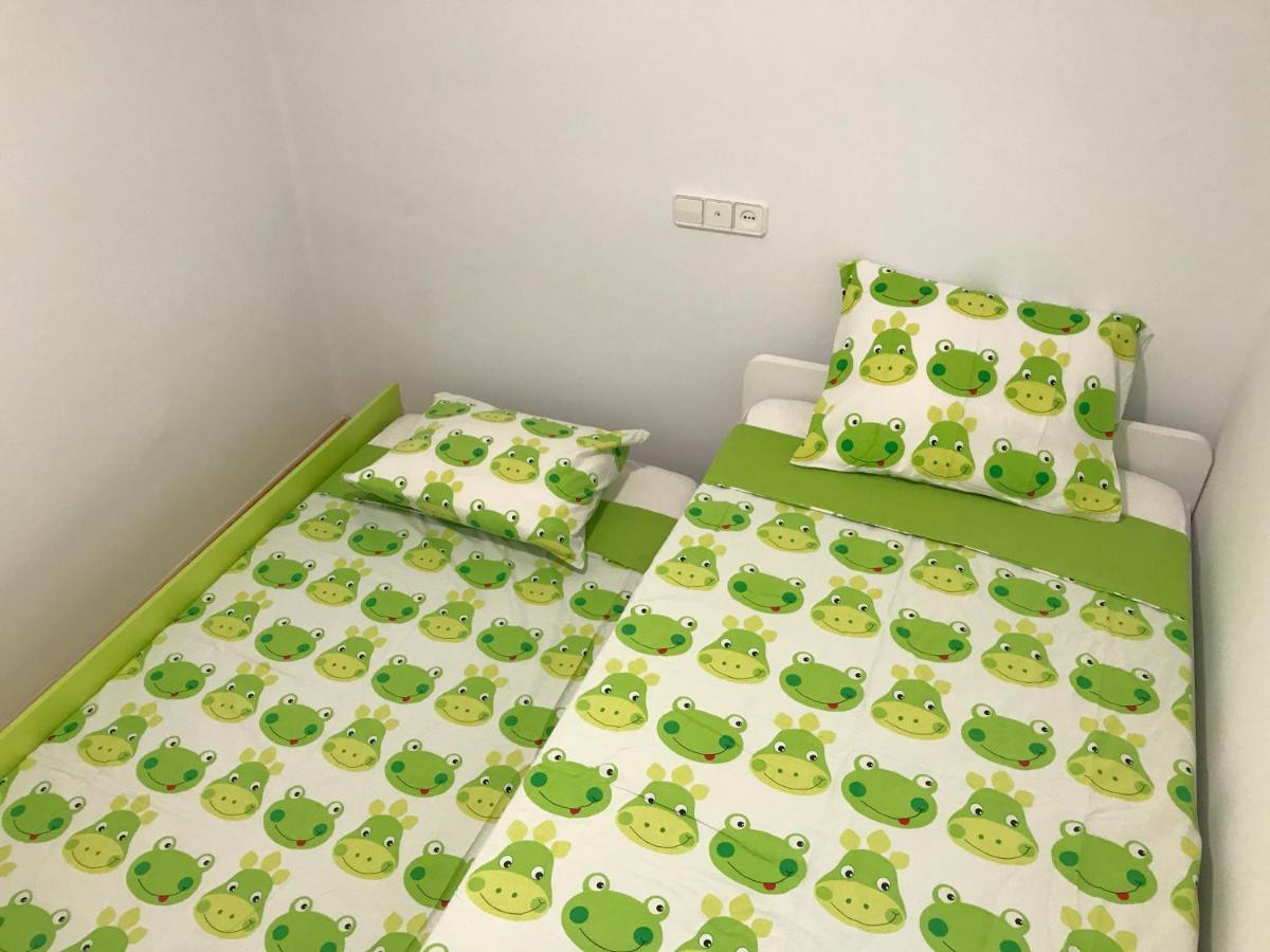 Modern 3bdr, A/c, Wifi & Parking *