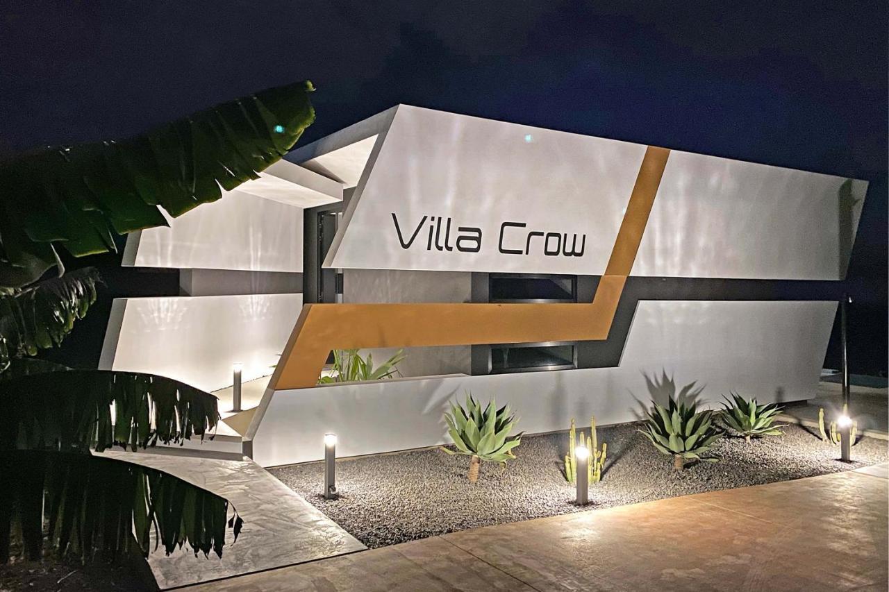 Crow Villa