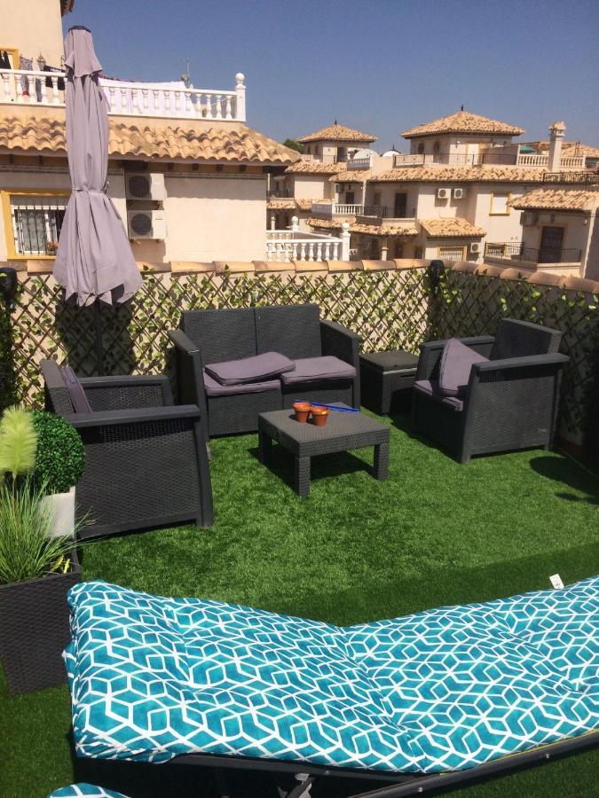 Stunning Five Bedroom With Fabulous Swimming Pool. * Villamartin (Valencia)