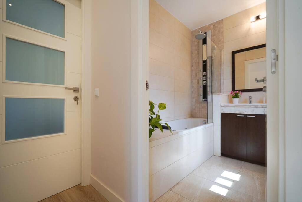 Сasa de vacaciones Luxury House With Pool Castelldefels