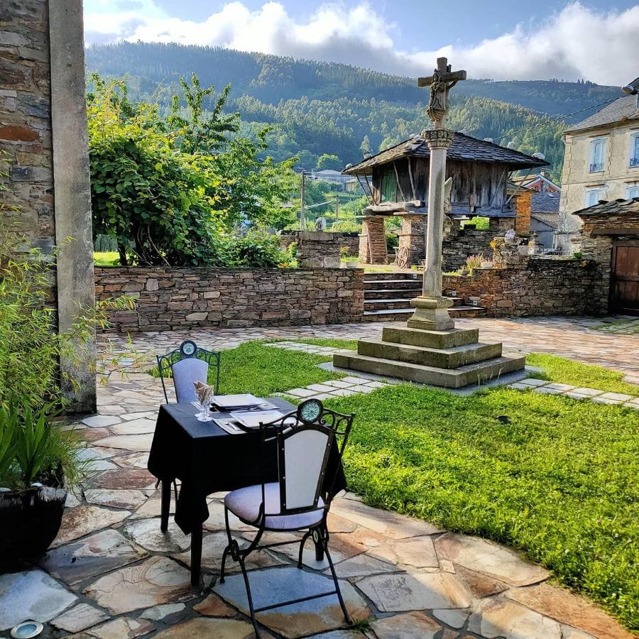 Country house As Casas Do Retratista Adults Only A Pontenova