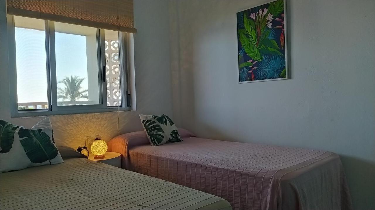 - Playa Amerador - Carrer De Gaianes, 4 * El Campello
