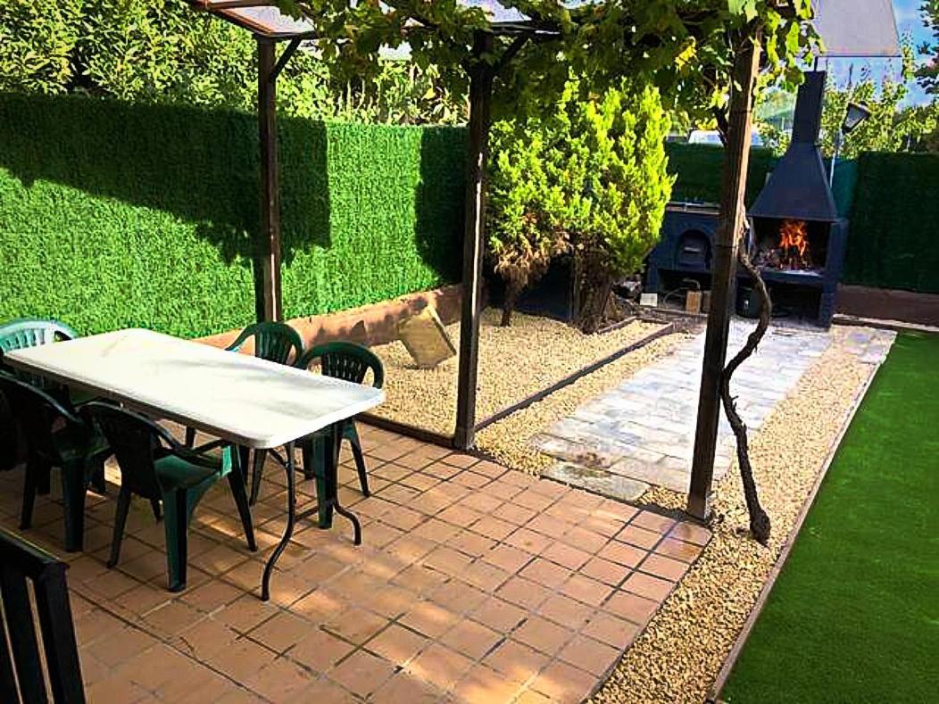 Adosado Con Garage Y Terreno Сasa de vacaciones *