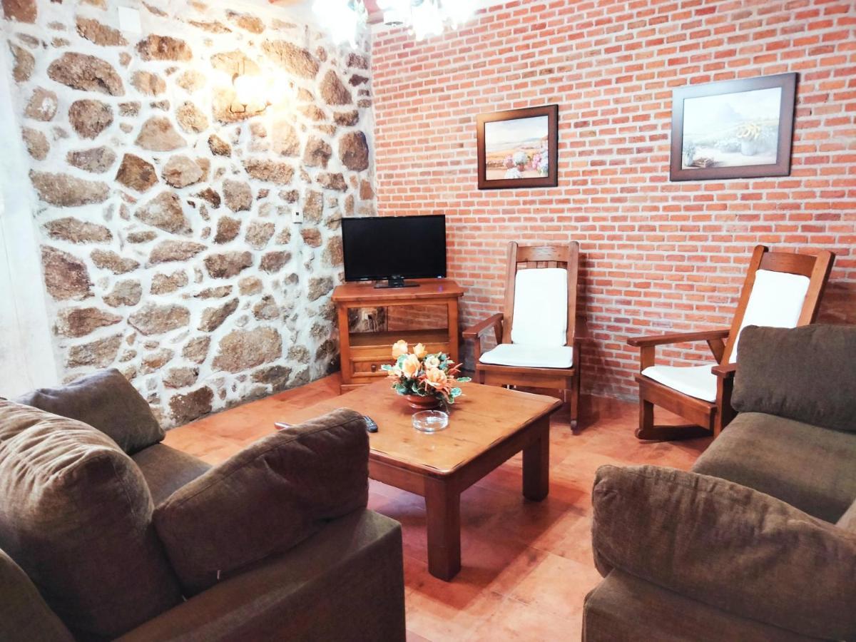 El Robledo Country house *