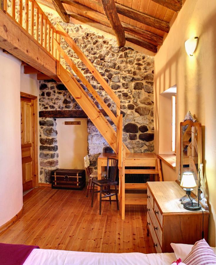 Casa Susaron Homestay *