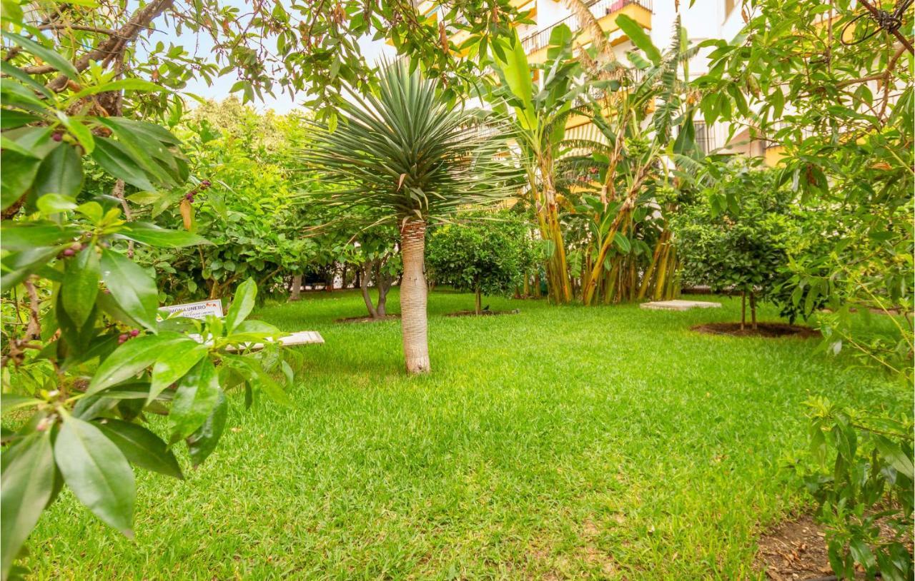 Awesome In With 1 Bedrooms, Wifi And Outdoor Swimming Pool *