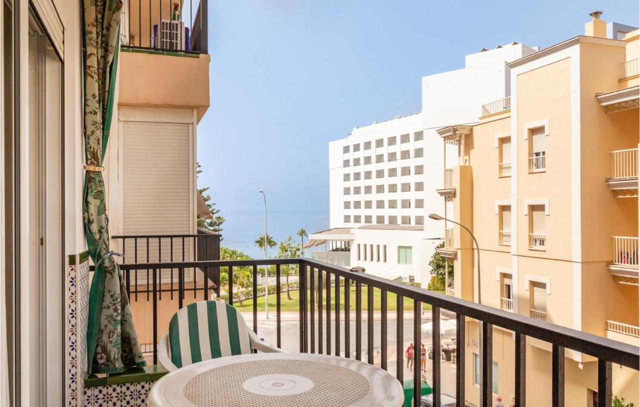 Awesome In With 1 Bedrooms, Wifi And Outdoor Swimming Pool Apartment