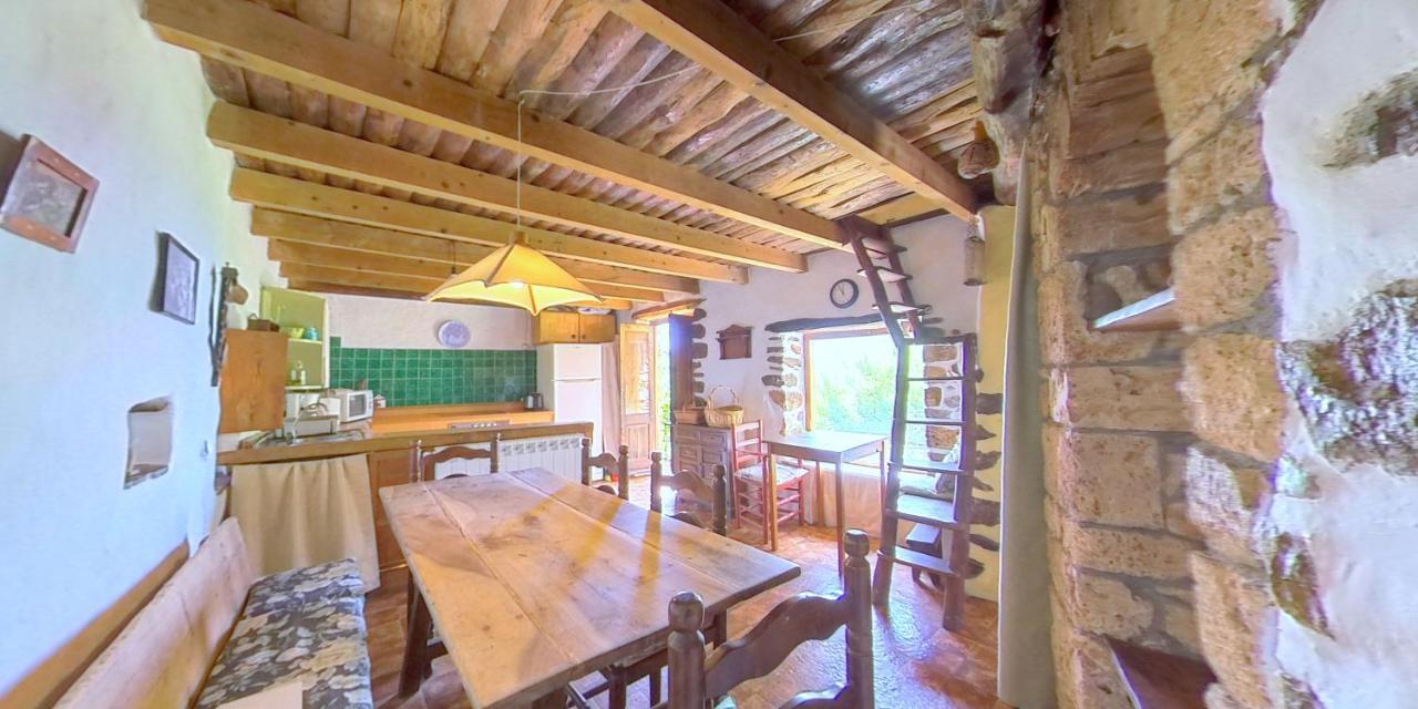 Holiday home La Rectoria De - Rural Holiday Accomodation Rivert