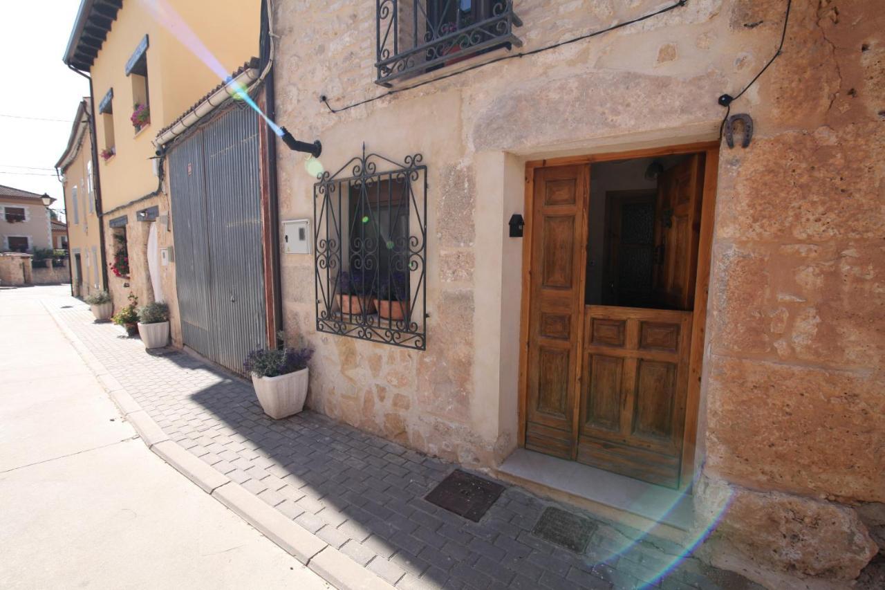 Wabisabi Townhouse Holiday home Montejo de la Vega de la Serrezuela