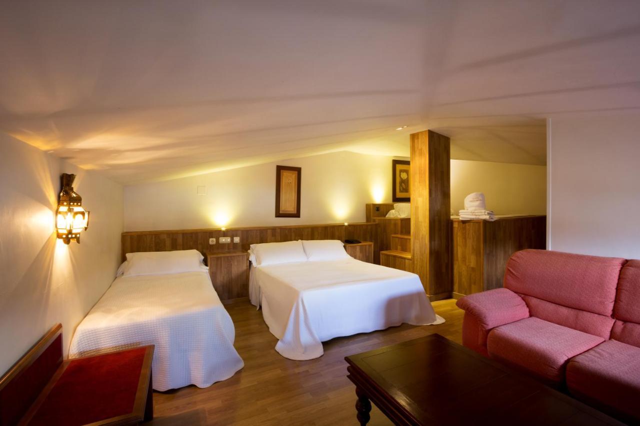 Boutique Reina Mora Hotel 2*