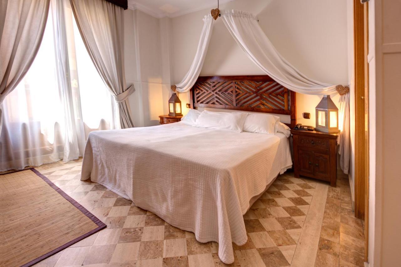Boutique Reina Mora Hotel