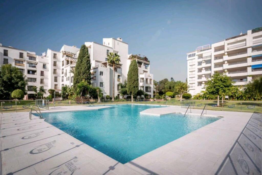 Central & Renovated Studio With Pool In Puerto Banus Apartment