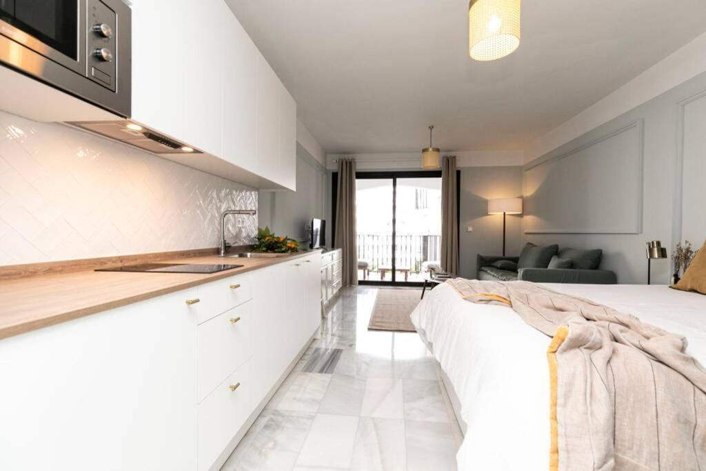 Central & Renovated Studio With Pool In Puerto Banus Apartment Marbella