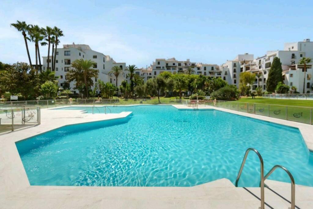 Apartment Central & Renovated Studio With Pool In Puerto Banus Marbella