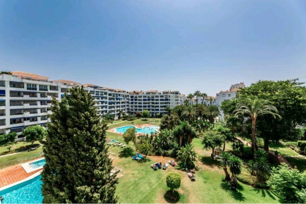 Central & Renovated Studio With Pool In Puerto Banus Apartment