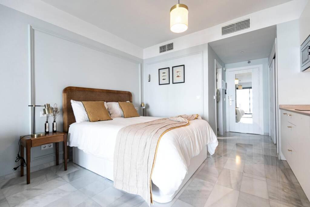 Apartment Central & Renovated Studio With Pool In Puerto Banus *