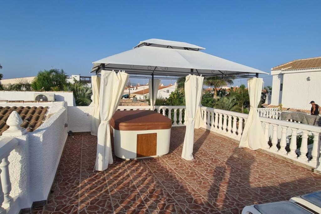 Villa Tropical Paradise In