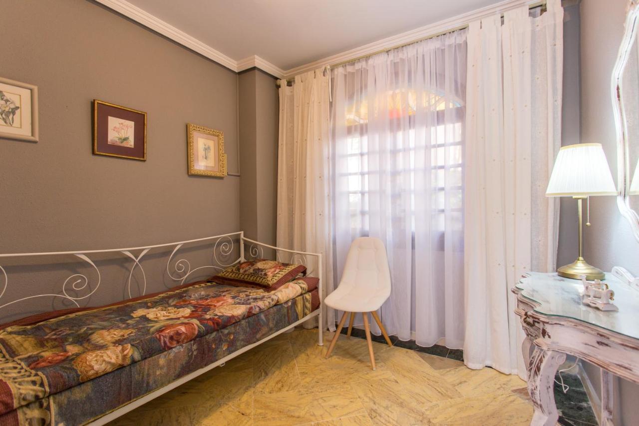 Apartahotel Gaudi Style Nàquera