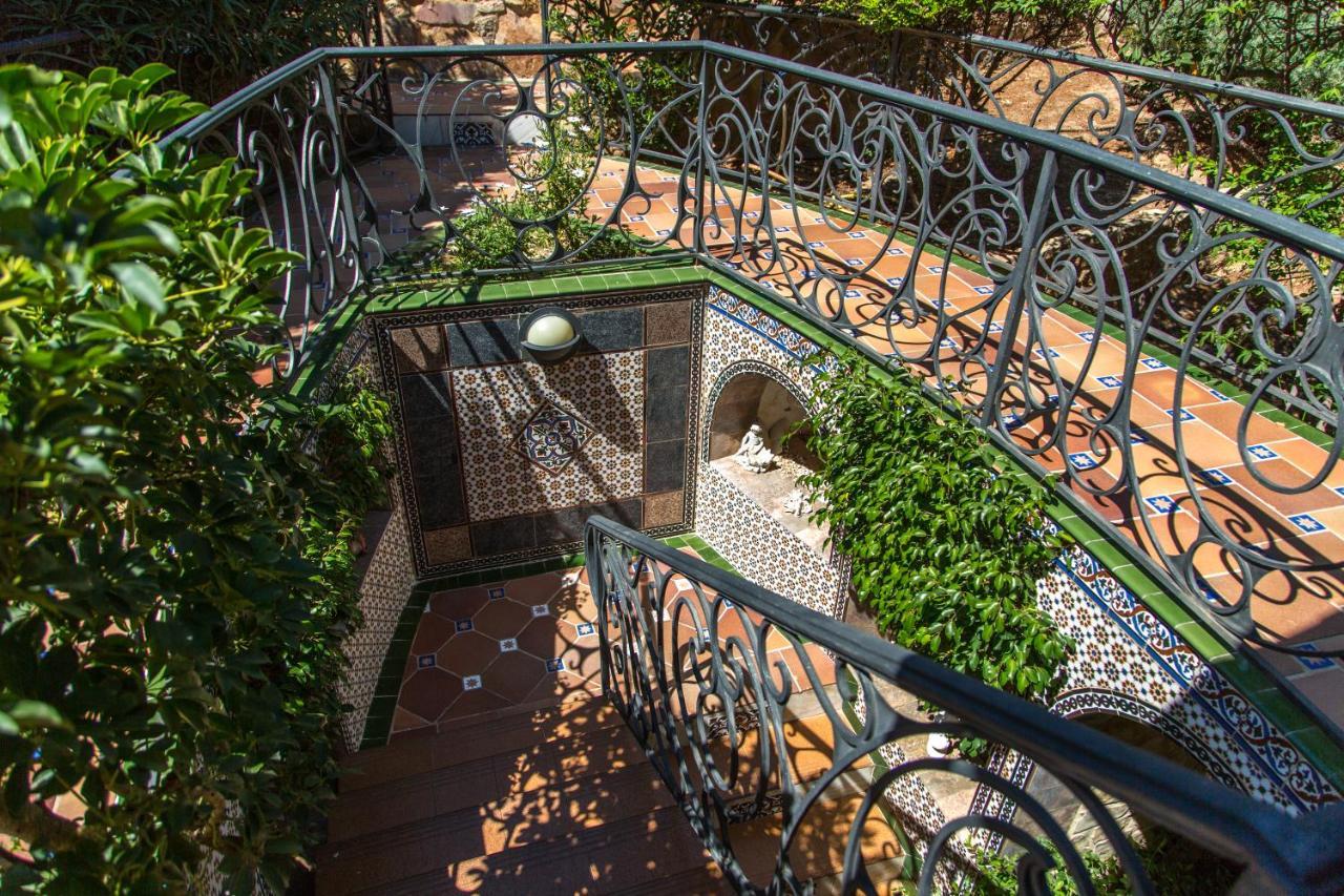 Gaudi Style