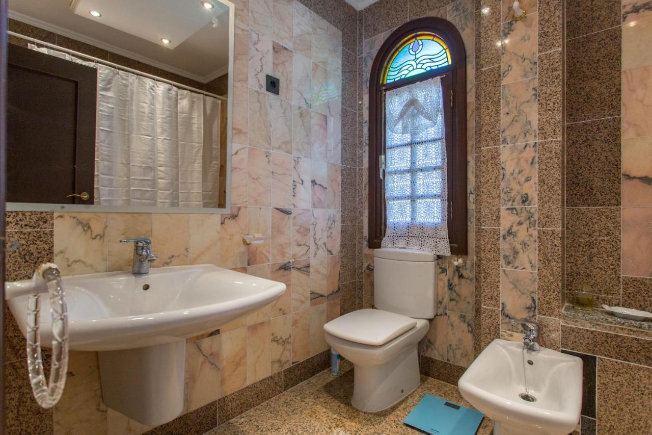 Gaudi Style Nàquera