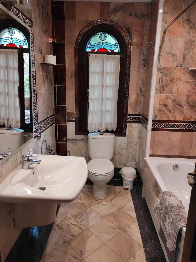 Gaudi Style Apartahotel Nàquera