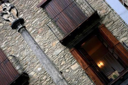 L'oficial Apartment *