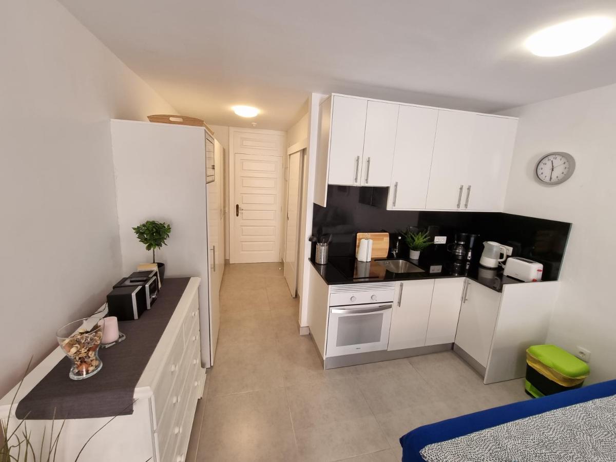 Apartamento Studio No 2 Just 100 To And Sea, Large Terrace, Heated Pool, Wifi, Aircondition For A Fee *