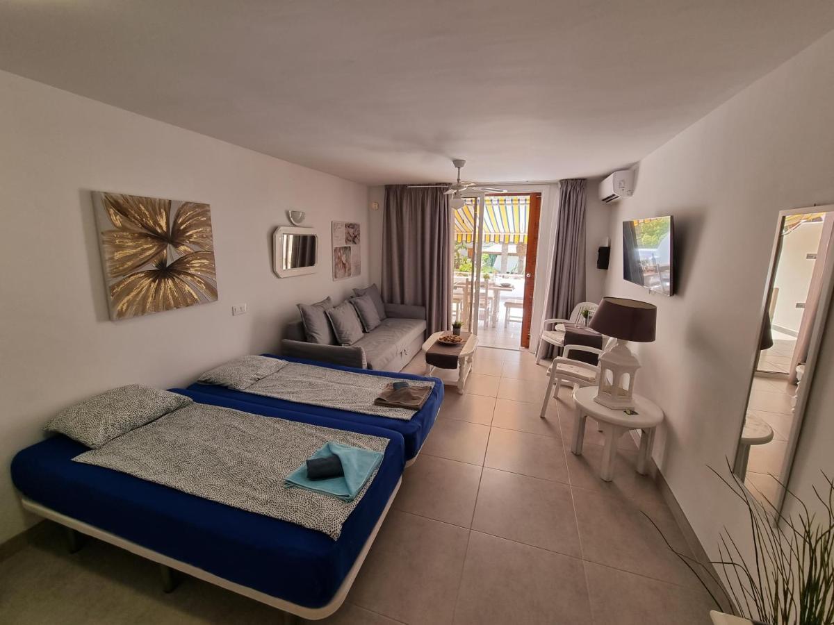 Apartamento Studio No 2 Just 100 To And Sea, Large Terrace, Heated Pool, Wifi, Aircondition For A Fee *