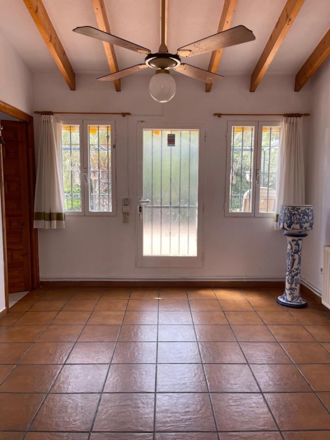 Una Planta En Villa Angelita Con Vista Al Mar Para Seis Personas Tres Dormitorios Dos Banos Terraza Cocina Piscina Homestay *