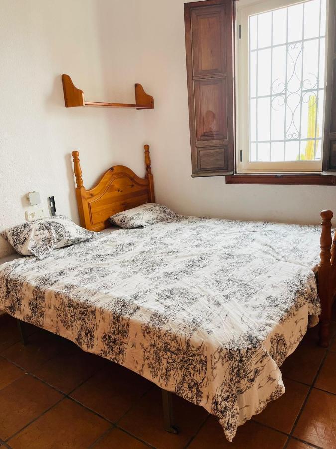 Homestay Una Planta En Villa Angelita Con Vista Al Mar Para Seis Personas Tres Dormitorios Dos Banos Terraza Cocina Piscina *