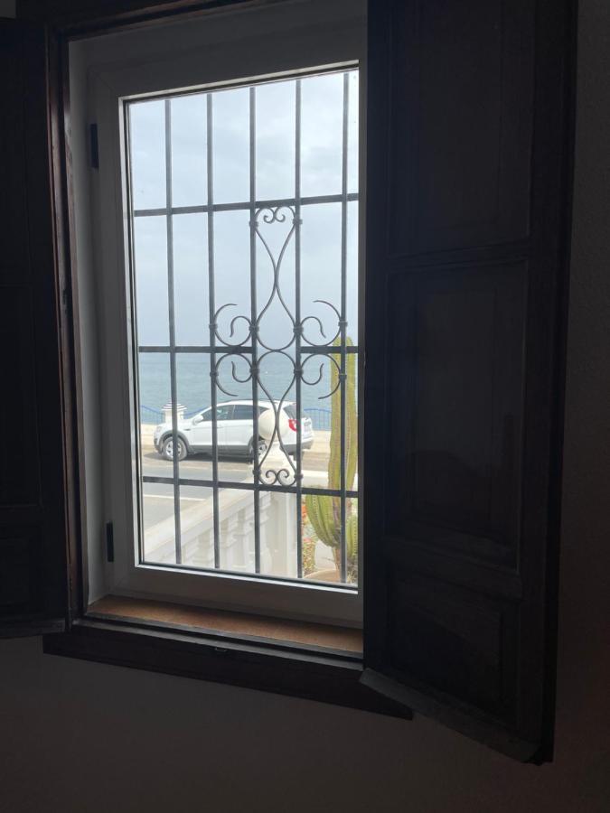 Una Planta En Villa Angelita Con Vista Al Mar Para Seis Personas Tres Dormitorios Dos Banos Terraza Cocina Piscina Homestay *