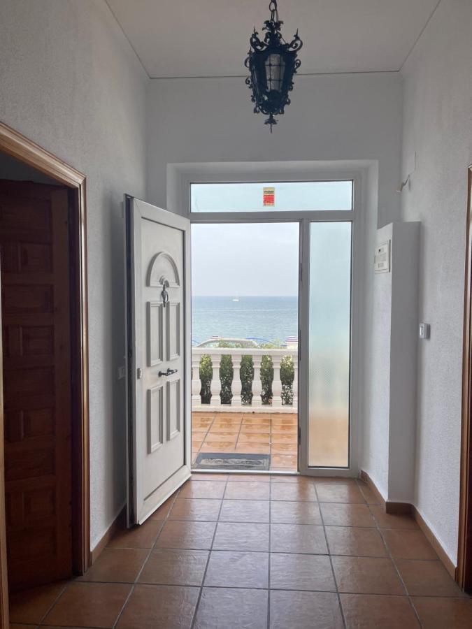 Una Planta En Villa Angelita Con Vista Al Mar Para Seis Personas Tres Dormitorios Dos Banos Terraza Cocina Piscina Homestay