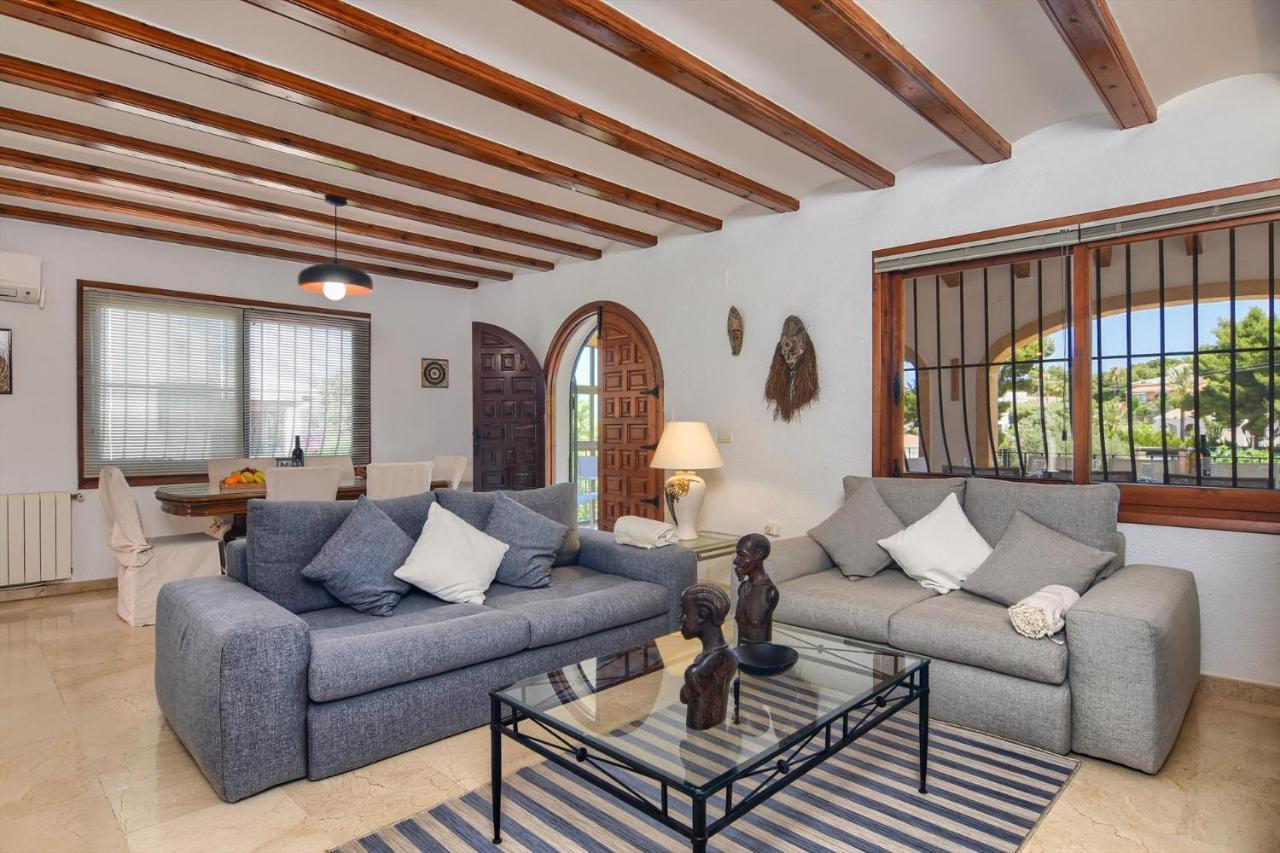Margarita - A Tranquil Oasis With Large Private Pool Villa