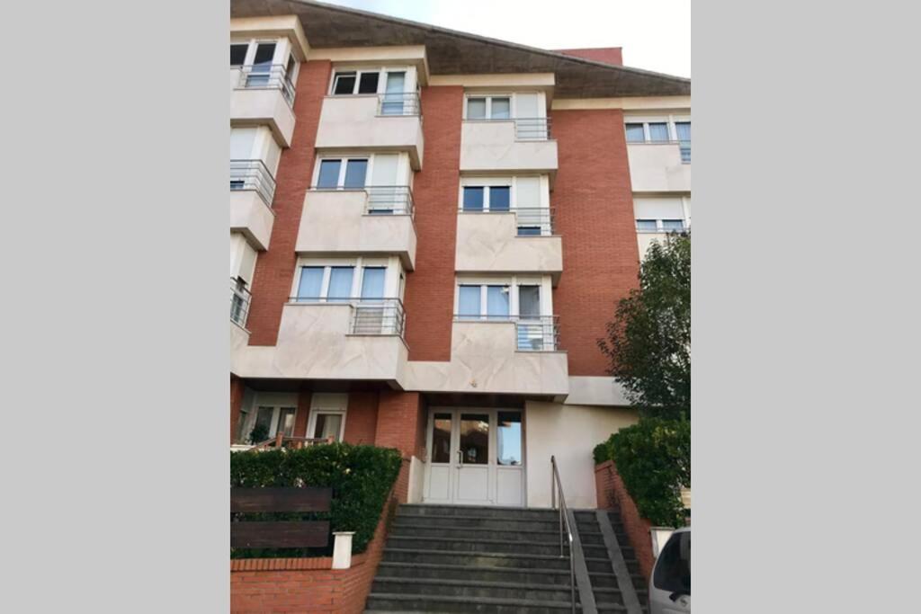 PISO ALGORTA+WIFI GRATIS+PARKING.Cerca de BILBAO. Apartamento Getxo