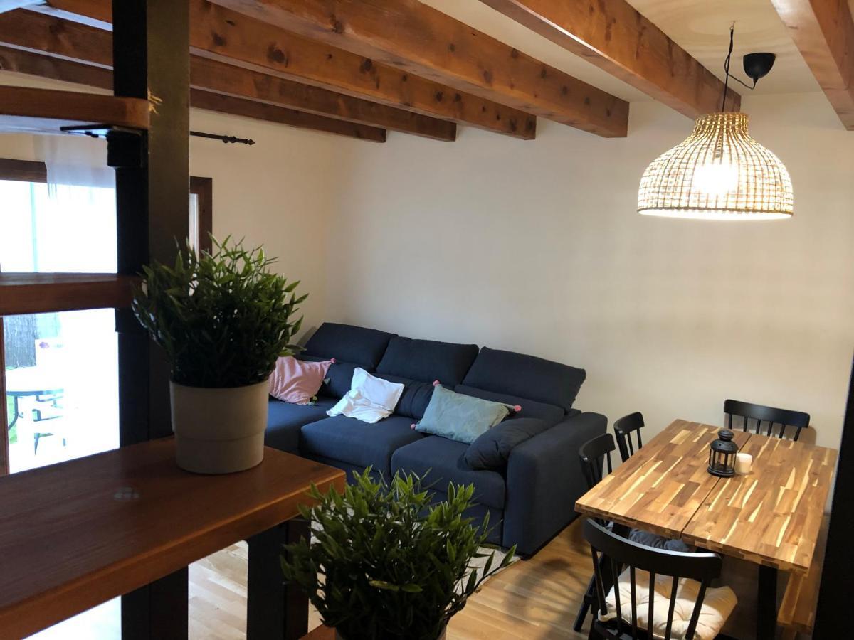 Familiar Con Jardin Y Piscina Holiday home Villanua