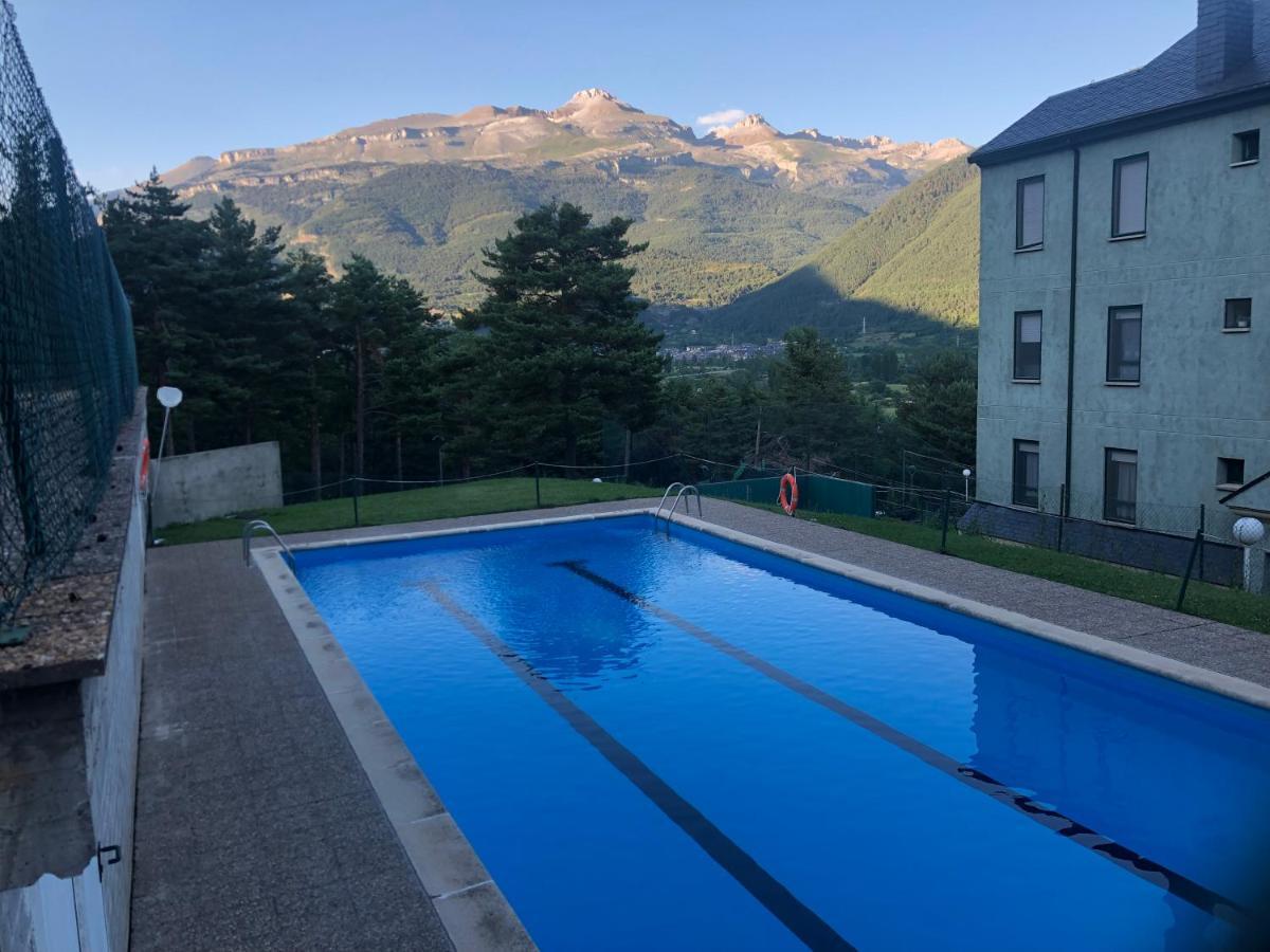Familiar Con Jardín Y Piscina Сasa de vacaciones Villanúa