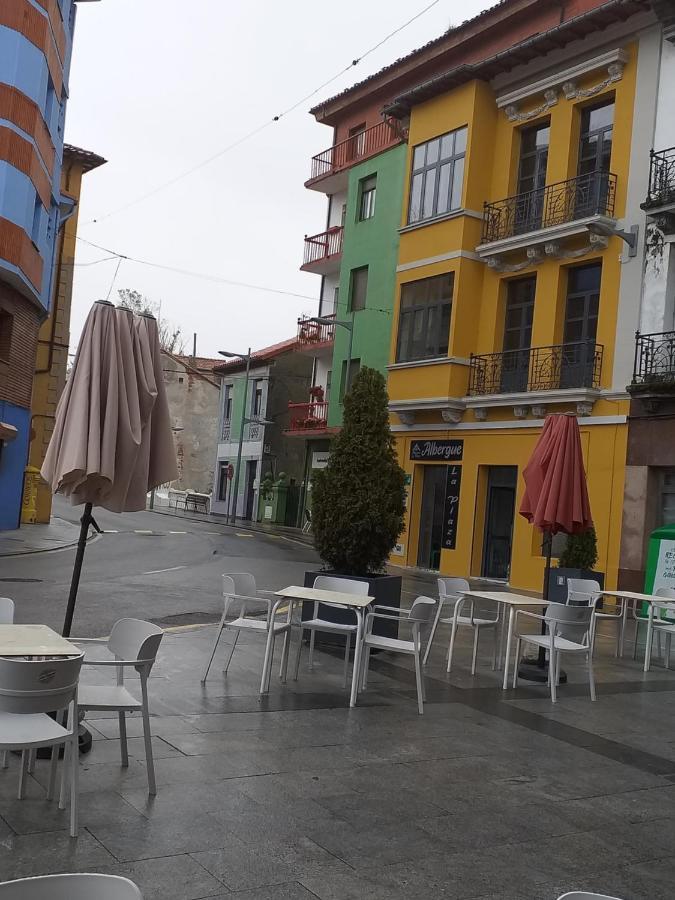 La Plaza Hostal *