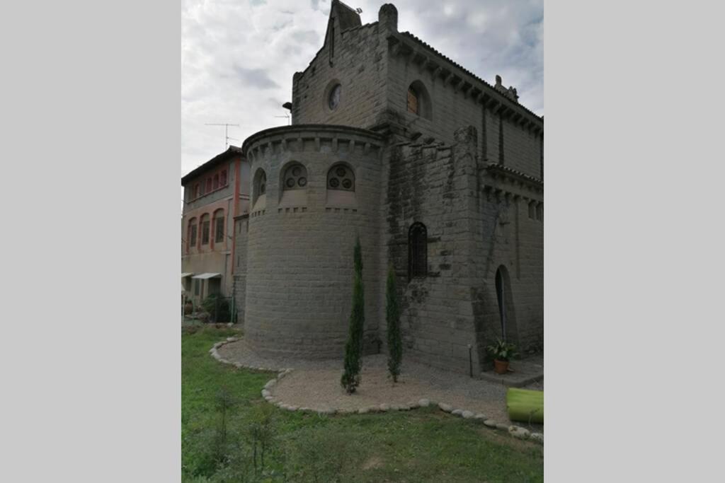 Iglesia del Sagrado Corazón Lodge Torelló
