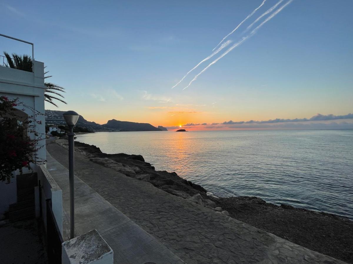 Una Planta En Villa Angelita Con Vista Al Mar Para Seis Personas Tres Dormitorios Dos Banos Terraza Cocina Piscina Altea