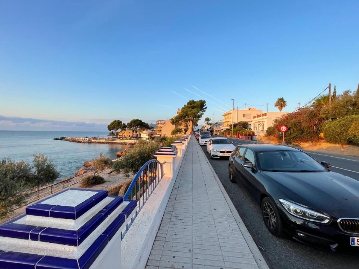 Una Planta En Villa Angelita Con Vista Al Mar Para Seis Personas Tres Dormitorios Dos Banos Terraza Cocina Piscina *