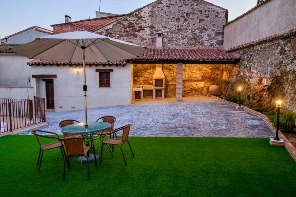 A - Elegante Con Piscina Compartida Torrico