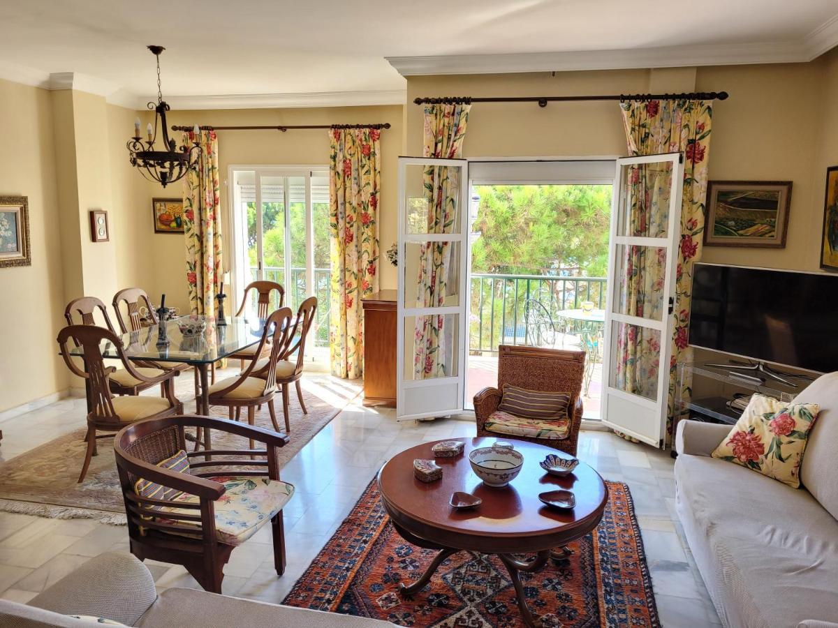 Beachfront Family In Puerto Banus Apartment