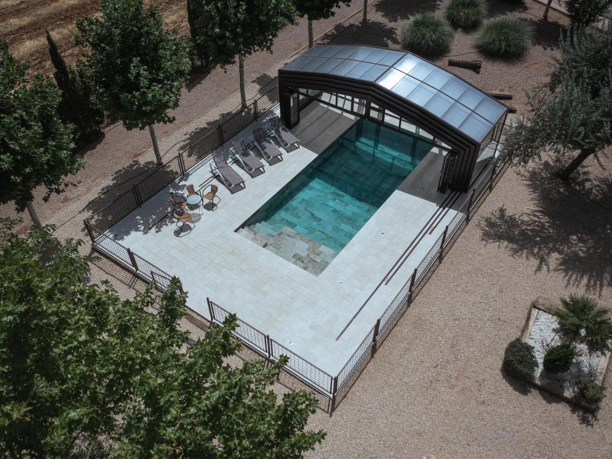 La De Tomas - 5 Estrellas - Futbol 7, Piscina Cubierta & Padel *