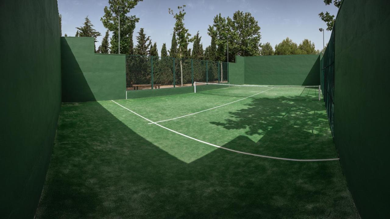 La De Tomas - 5 Estrellas - Futbol 7, Piscina Cubierta & Padel Villa Mota Del Cuervo