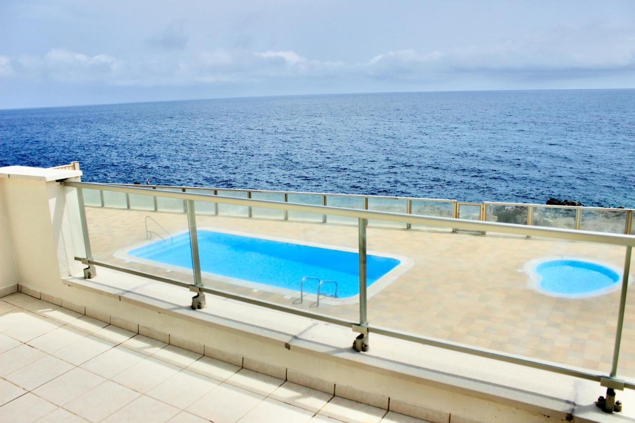 3bdr + 2bath Ocean View Apartment *