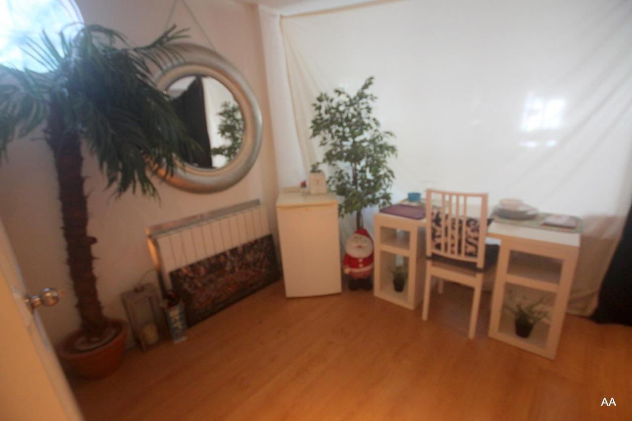 Little Peaceful Retreat: Private With Terrace And Amenities Homestay *