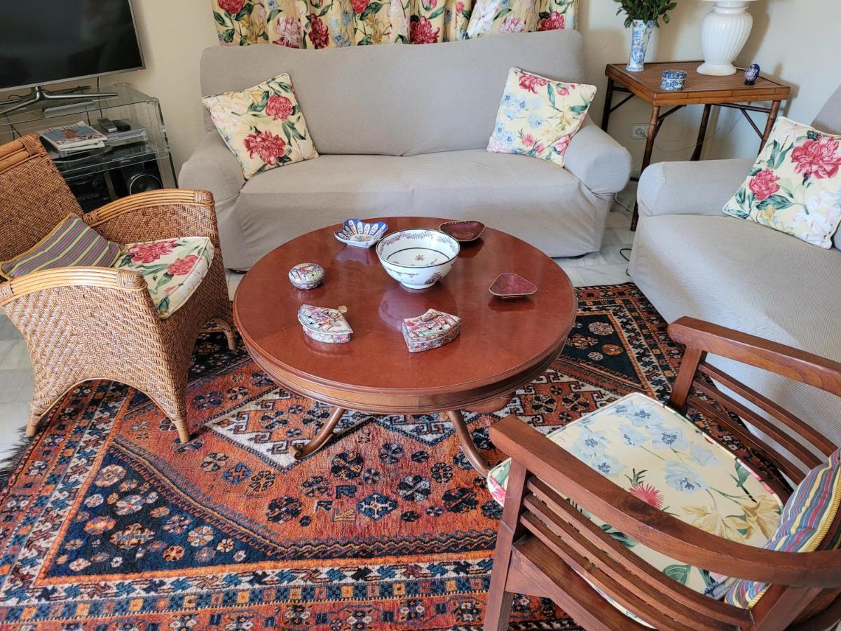 Apartment Beachfront Family In Puerto Banus Marbella