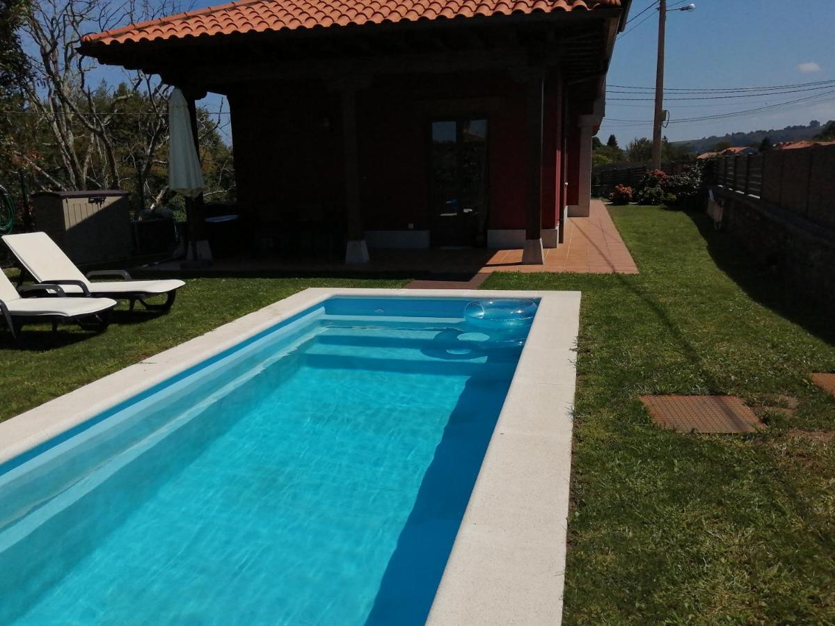 La Casa Roja Asturias Holiday home *
